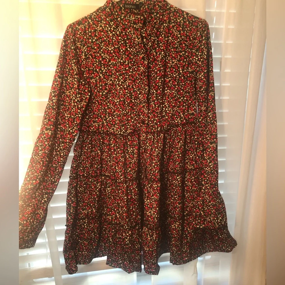 Boohoo Floral V-Neck Dress - Red and Black - Picture 2 of 4